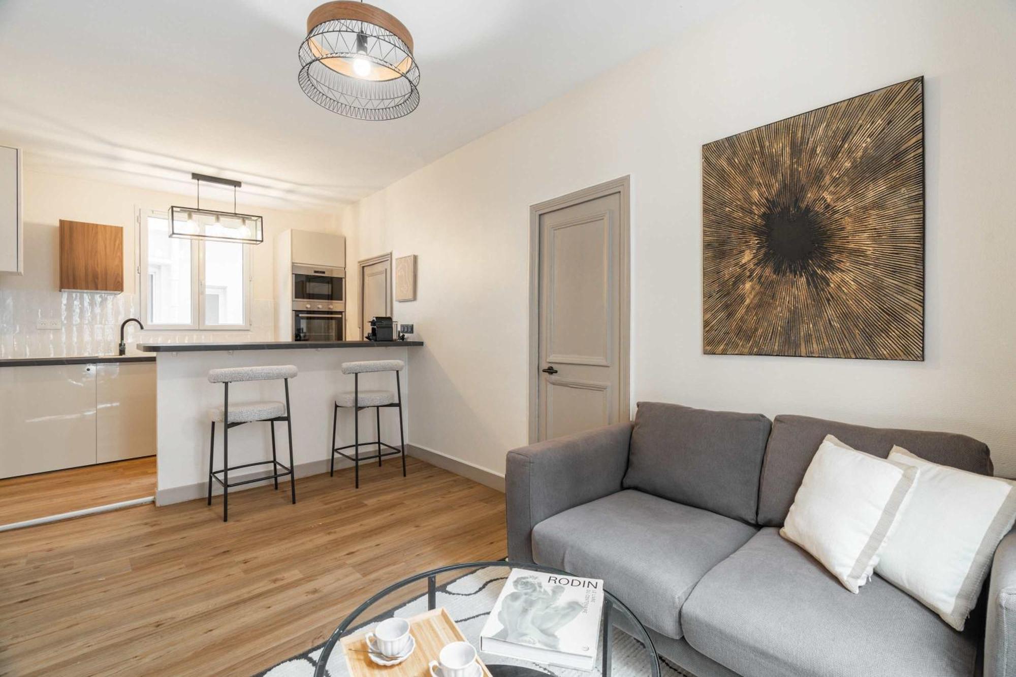 Family Apartment In Париж Екстериор снимка