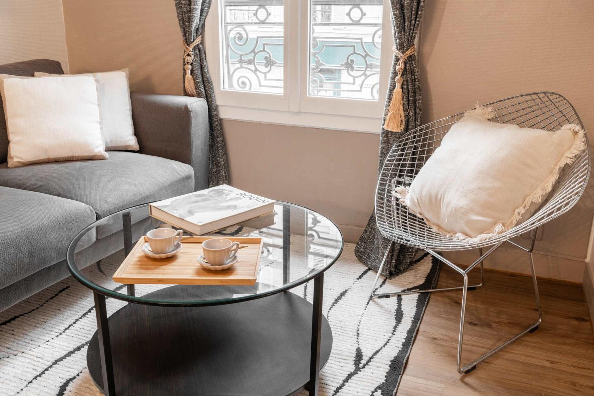 Family Apartment In Париж Екстериор снимка